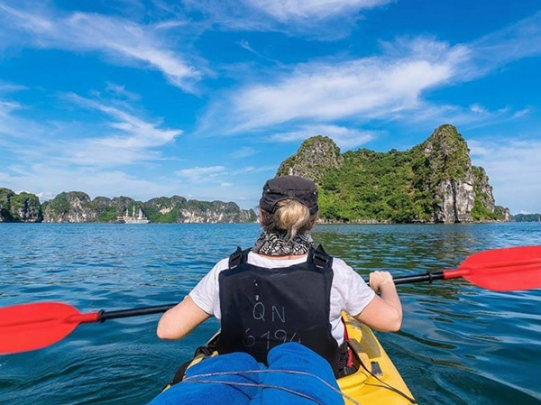 What Tourists Get Wrong About Halong Bay & Lan Ha Bay